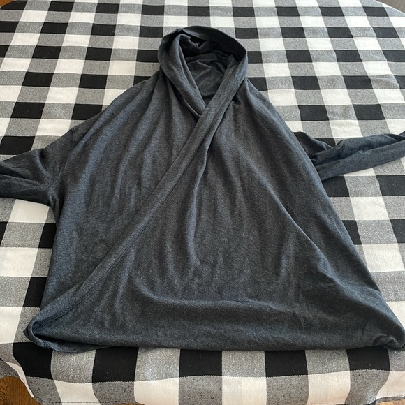 Lululemon Iconic Wrap Dark Gray Long Sleeve Shirt Crop Sz XS -Small Thumb Holes - Picture 7 of 16